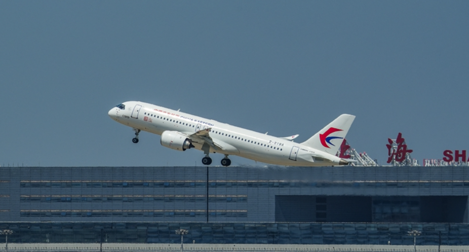 Китайский самолет составит конкуренцию Airbus и Boeing