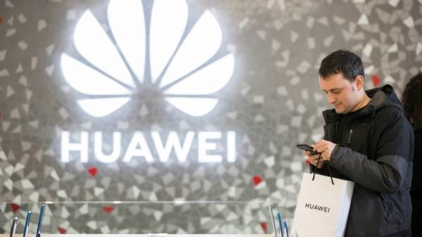 Huawei начала цензурировать содержимое смартфонов пользователей
