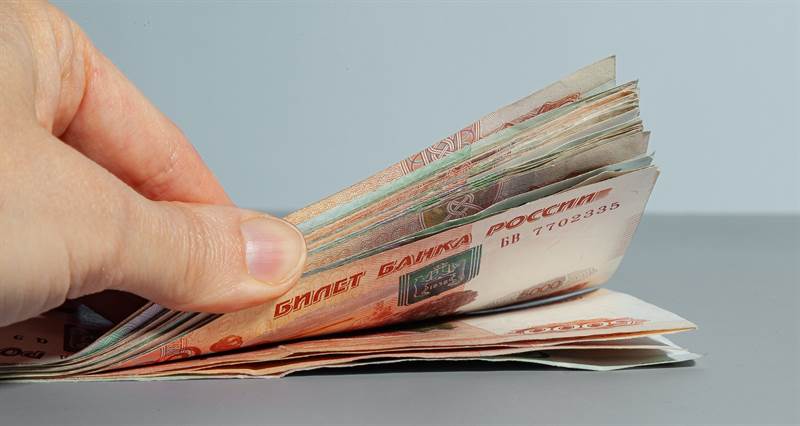 Россияне смогут переводить без комиссии до 30 млн рублей между своими счетами в разных банках. К чему это может привести?