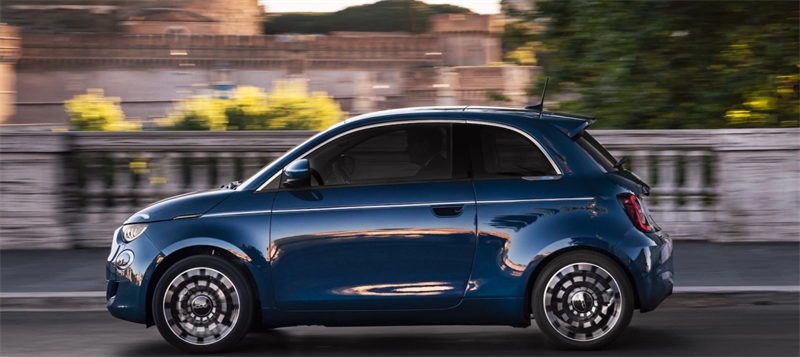 Новая модель Fiat 500e появится на американском рынке